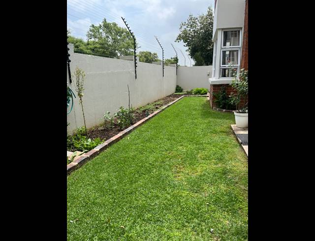 3 BEDROOM TOWNHOUSE FOR SALE IN THORN VALLEY ESTATE